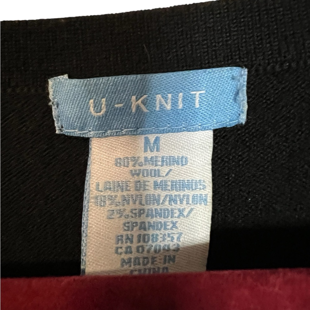 A cute dress in merino wool.  It’s black and a size medium - Picture 4 of 6